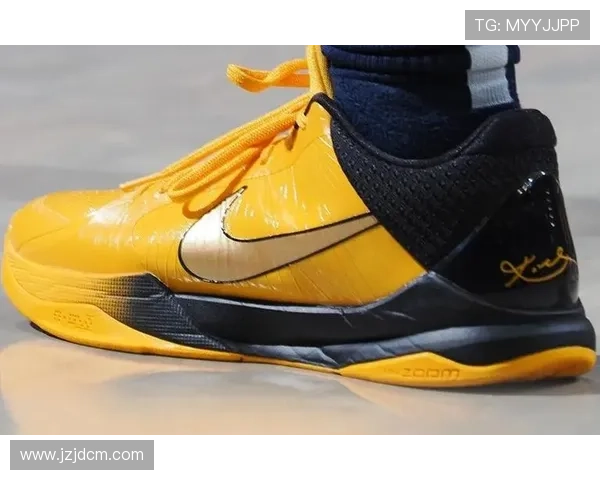 耐克宣布签约克拉克为品牌签名运动员 同时推出个人专属Logo设计